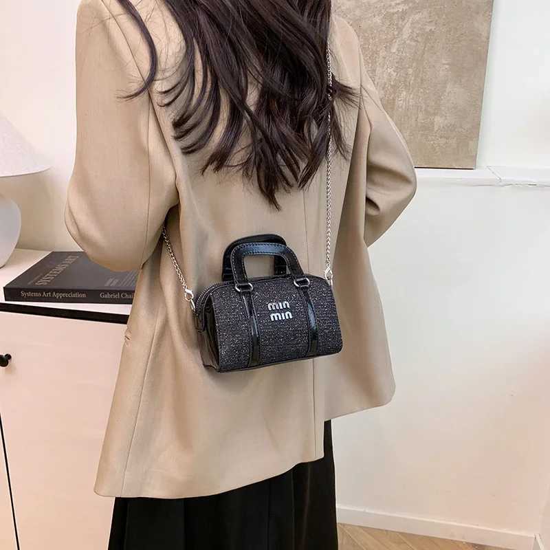 Elegant Womens Leather Crossbody Bag Designer Shoulder Handbag Tote Purse Classic Ladies M251216