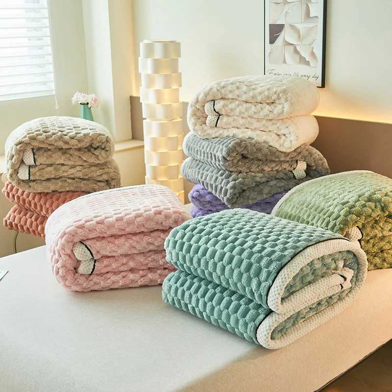 Warm Coral Fleece Blanket Double-Sided Thick Plush for Autumn Winter Bed Sofa Soft Flannel Cozy Pink Grey Green Turtle Design H251216 - view 5