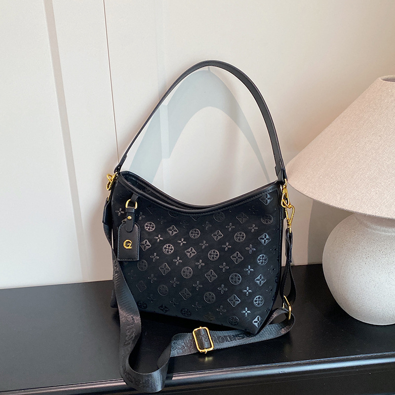 Free delivery designer shoulder bag Simple and comfortable women's crossbody bag casual and lightweight shoulder bag