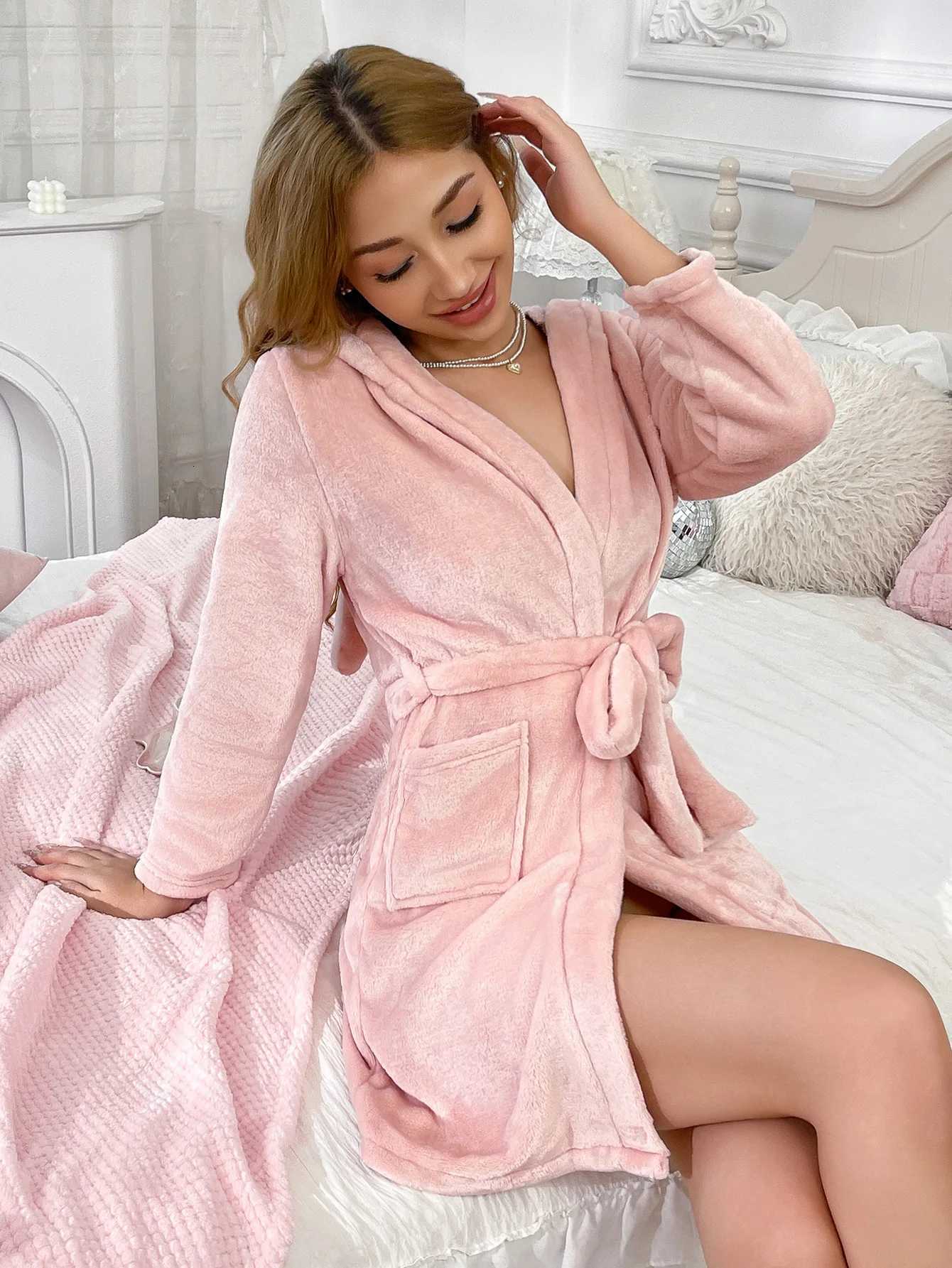 autumn Winter Women Bath Robe Fluffy Plush Pyjamas Ladies Sexy Hooded Dressing Solid Color Gown Warm Bathrobe Female loungewear C251216