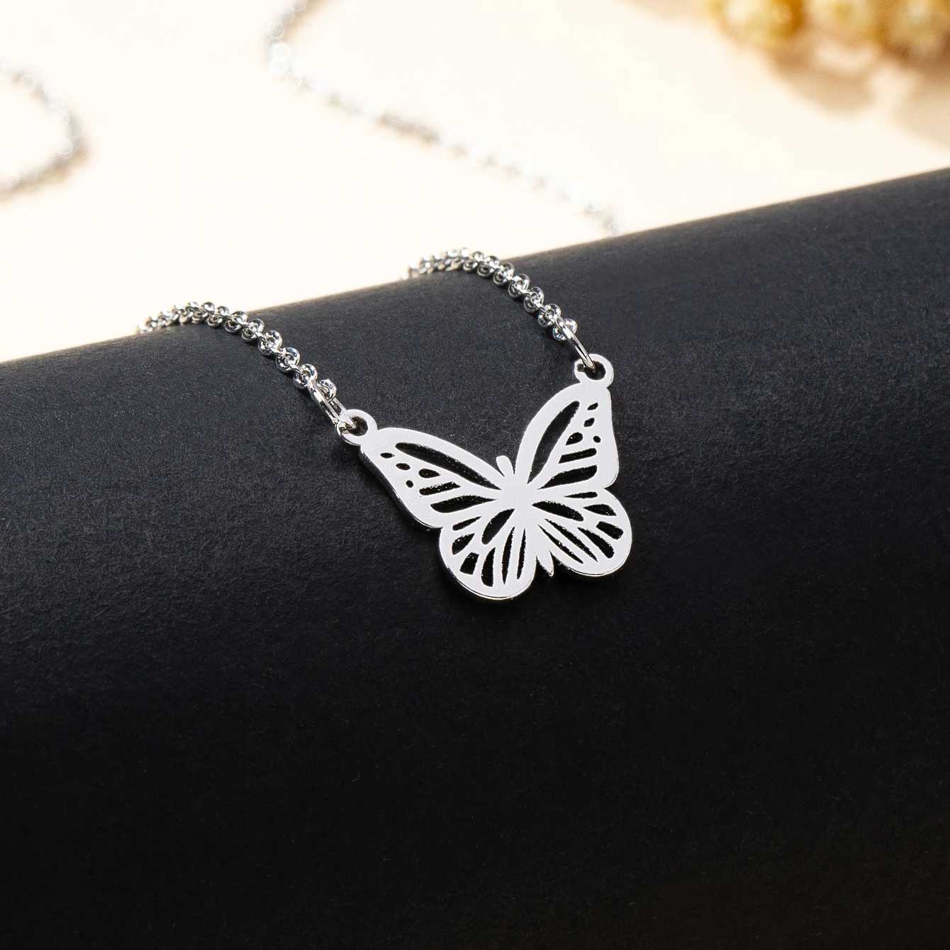 A Womens Necklace a Simple Butterfly Necklace Suitable for Daily Wear and Vacation Wear M251216