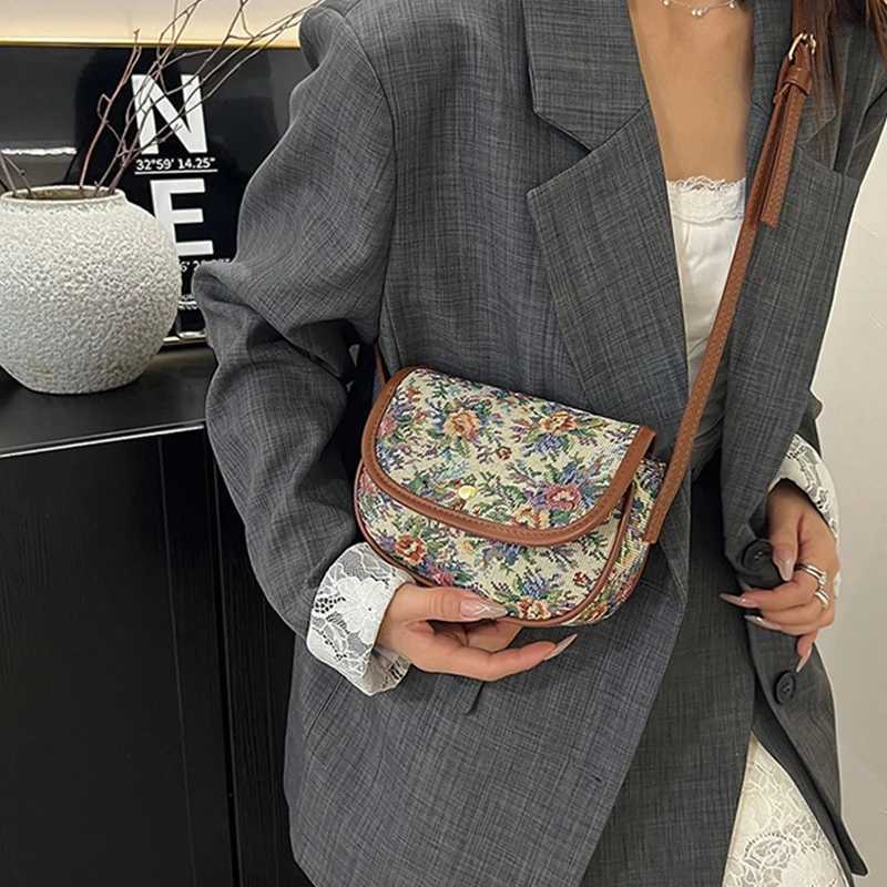 Leopard Print Phone Bag Women New Design Sling Shoulder Bags Compact Portable Flap Crossbody Bag M251216