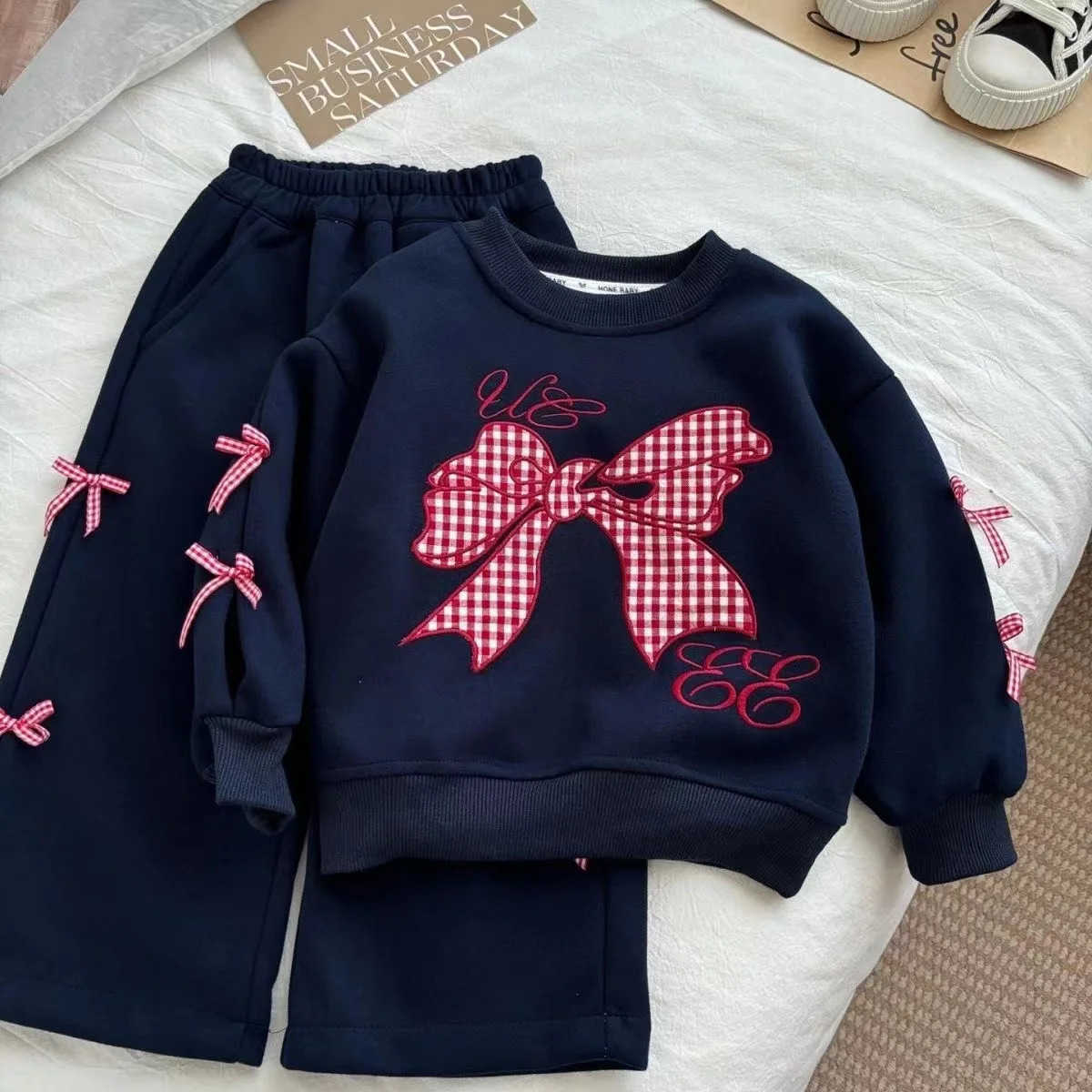 Sanrio Spring Sweet Baby Girls Clothes Set Kid Girls Cartoon Sweatshirts Pullover Top and Pants Suit Children Fashion Tracksuits H251216