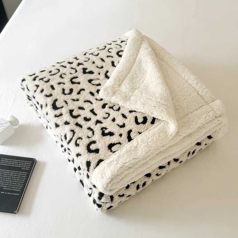 Leopard Print Thicken Warm Blanket Soft Comfortable Artificial Lambswool Sofa Blanket Cozy Yarn Dyed Jacquard Nap Blanket Shawl H251216 - view 6