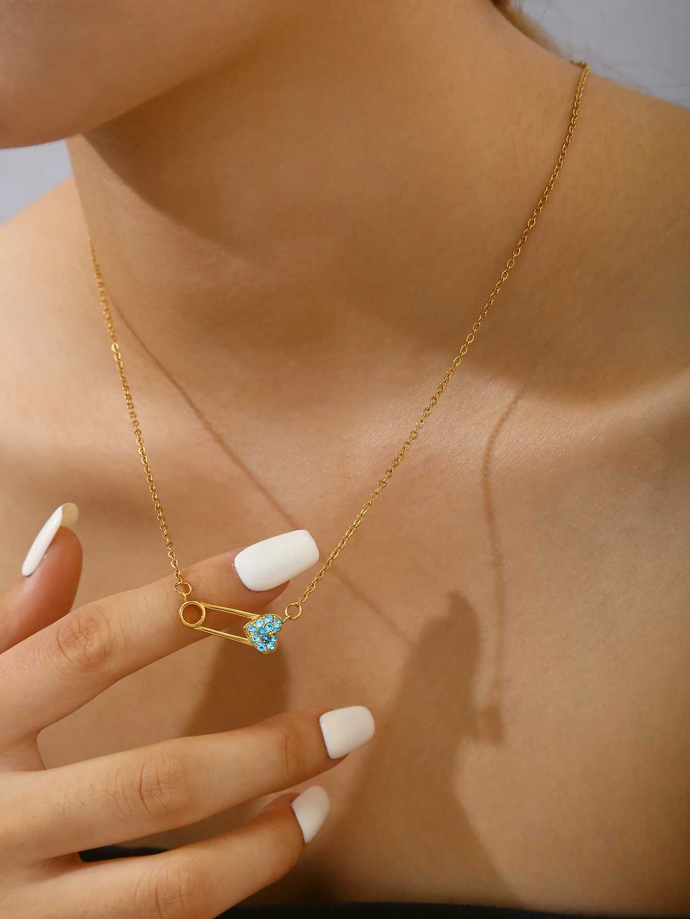 Y2K Style Personalized Niche Exquisite StainlESS Steel 18K Gold-Plated Diamonds Heart Pin Pendant CollaRBone Chain Female M251216