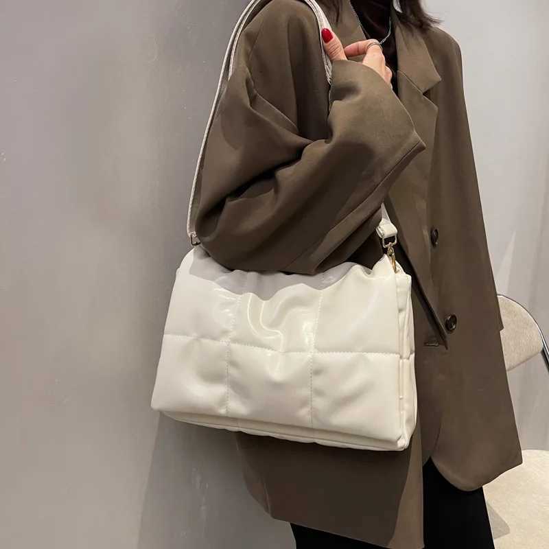 Vintage Large Capacity Armpit Bag Ladies Winter Soft PU Leather Womens Design Handbag Shoulder Messenger Bag Totes M251216