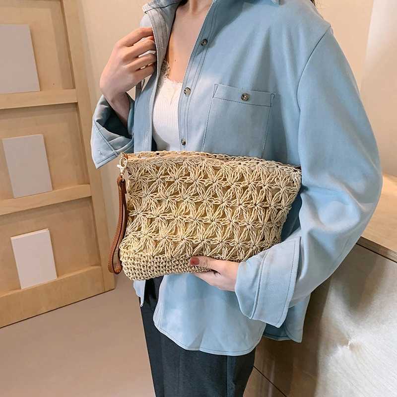 Summer Beach Women Straw Rattan Weave Shoulder Crossbody Bag Hollow Design Female Daily Messenger Handbag M251216