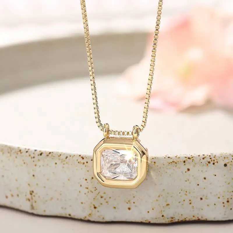 Huitan Gold Color Women Pendant Necklace for Wedding Anniversary Luxury Accessories Inlaid Bright CZ Charming Elegant Jewelry M251216