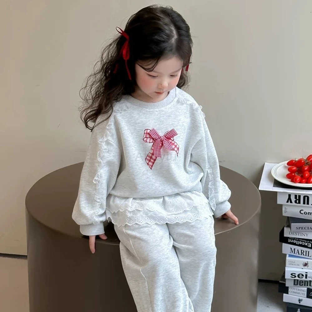 Sanrio Autumn Fashion New Childrens Clothing 3-7 Years Korean Version Gray Girls Sets Lace Bow Decoration Long Sleeved ShirtPants H251216