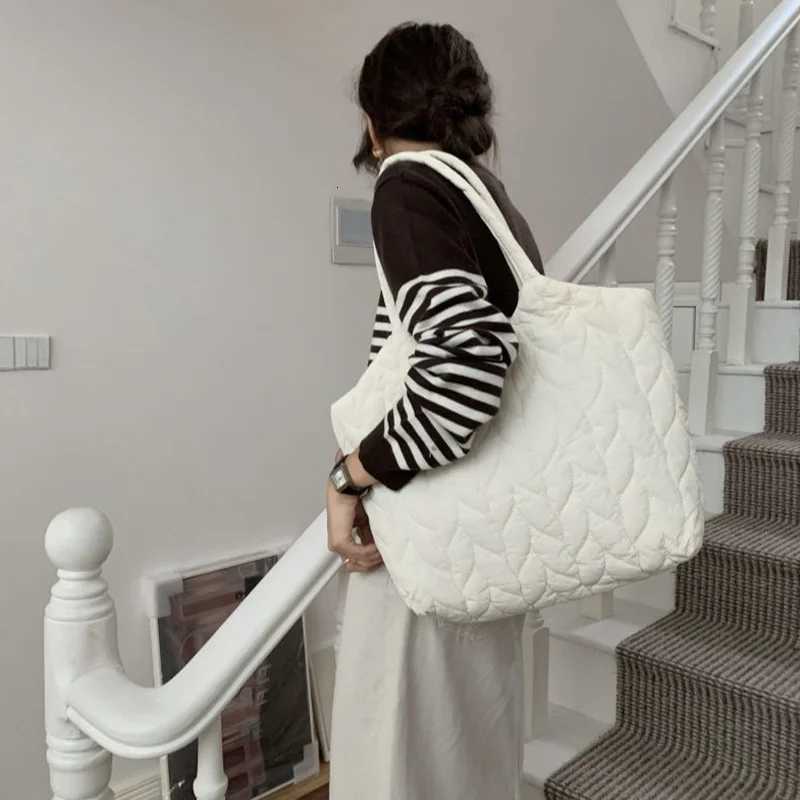 AutumnWinter Women Puffy Padded Shoulder Bag Large Capacity New Handbag Solid Quilted Tote Bag Embroidered Thread Shopper Bag M251216