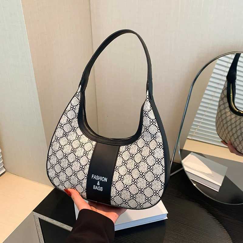 Vintage Letters Design Shoulder Crossbody Bags for Women Handbag and Purses Underarm Messenger Bags Female High Quality Hobo Bag M251216