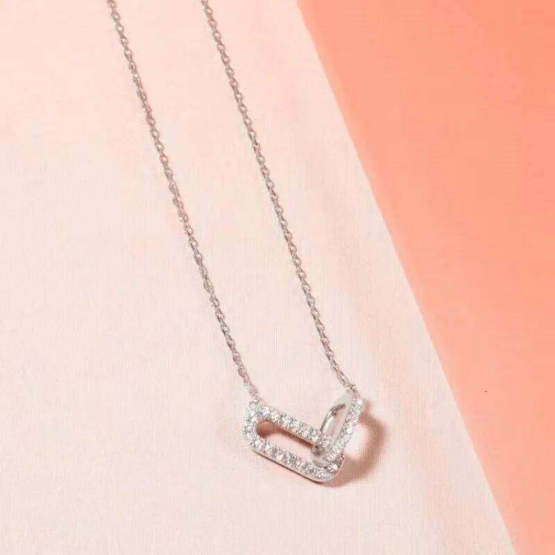 1-piece double-loop geometric collarbone chain necklace - a niche-designed, luxury-minimalist interlocking loop necklace. 25Q1215