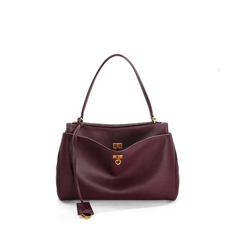 bag leather handbag single shoulder crossbody bag large capacity womens commuting tote bag M251216