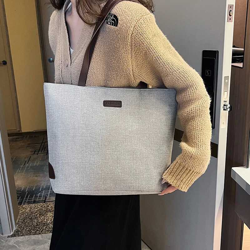 New Large Capacity Canvas Handbag for Commuting Office Womens Shopper Tote Bag College Student Shoulder Bag Books Pack M251216