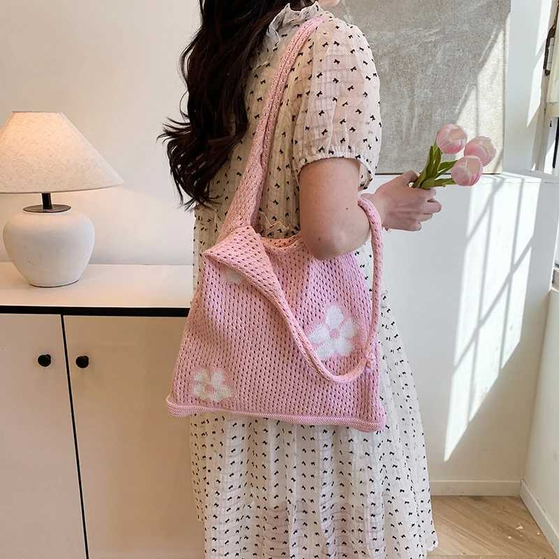 Summer Flower Woven Bag Mesh Hollow Shoulder Bag Fashion Handbag Super Cool Womens Knitted Bag Travel Beach Bag M251216