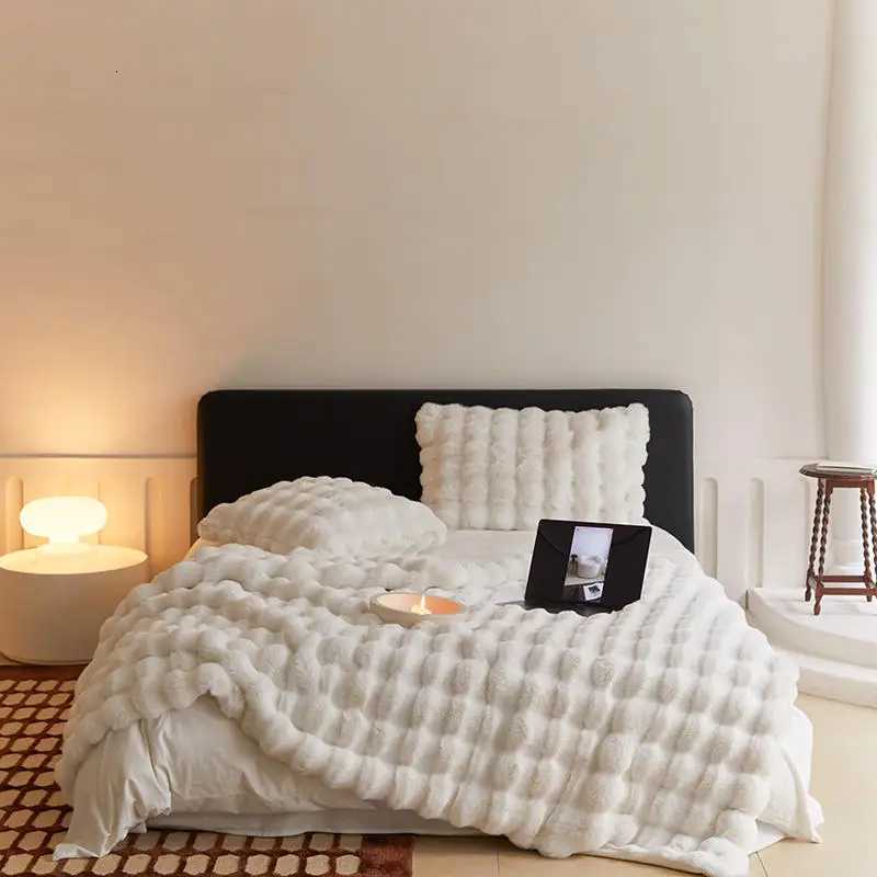 Luxury Imitation Fur Blanket Super Comfortable Blankets for Beds High-end Warm Bed Linen home textiles Bed Decorative H251216 - view 4