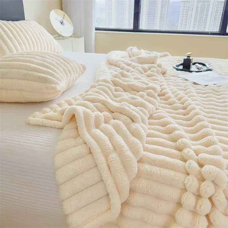 Luxury Soft Flannel Blanket - Plush Bedspread Couch Throw Super Soft Cozy 3D Striped Lightweight Blanket for Home Decorators H251216 - view 6