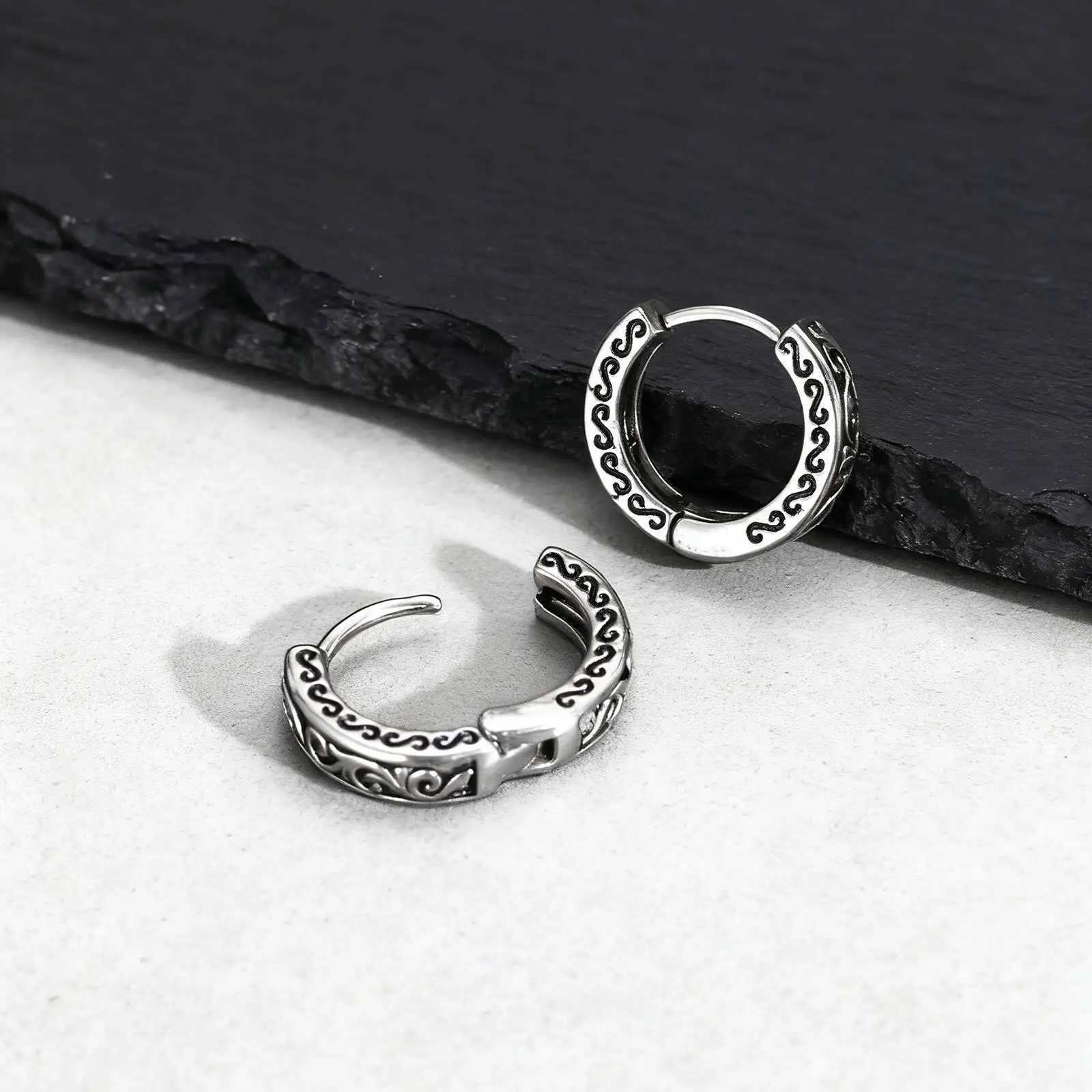 Vintage Totem Hoop Earrings for Men BoysVine Grass Pattern Anti Allergy Stainless Steel Huggies EarringsRock Punk Jewelry Gift G251216