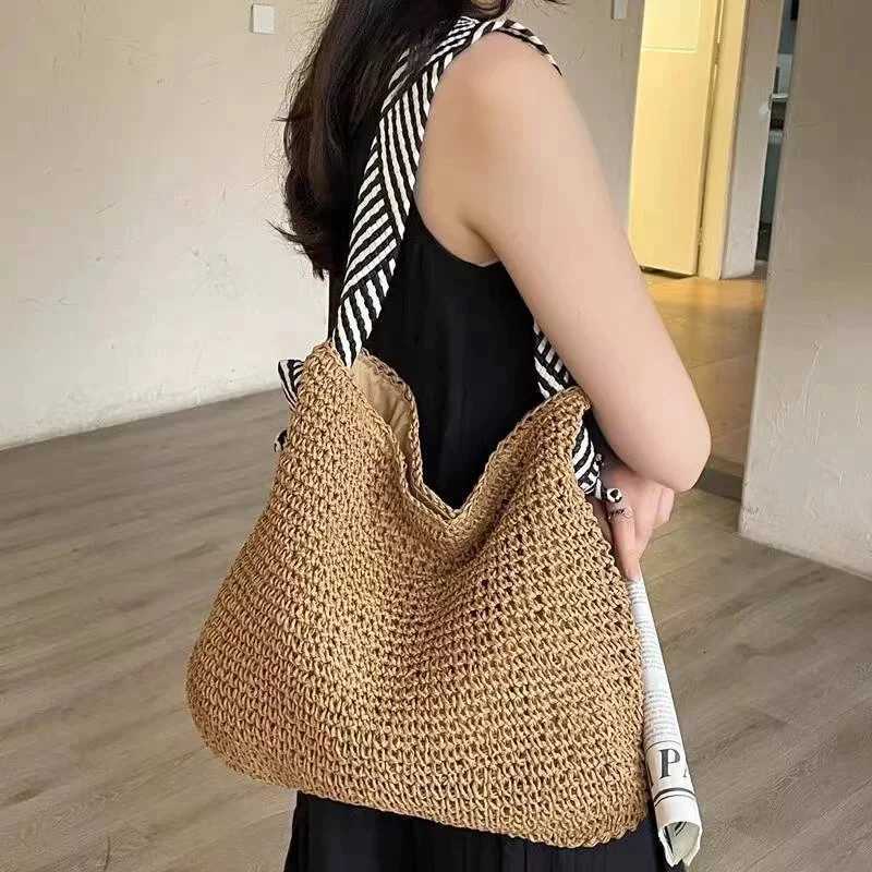 Fashion Straw Beach Basket Bag Women Rattan Shoulder Bag Large Capacity Woven Hand-made Handbag Female Purse Totes M251216