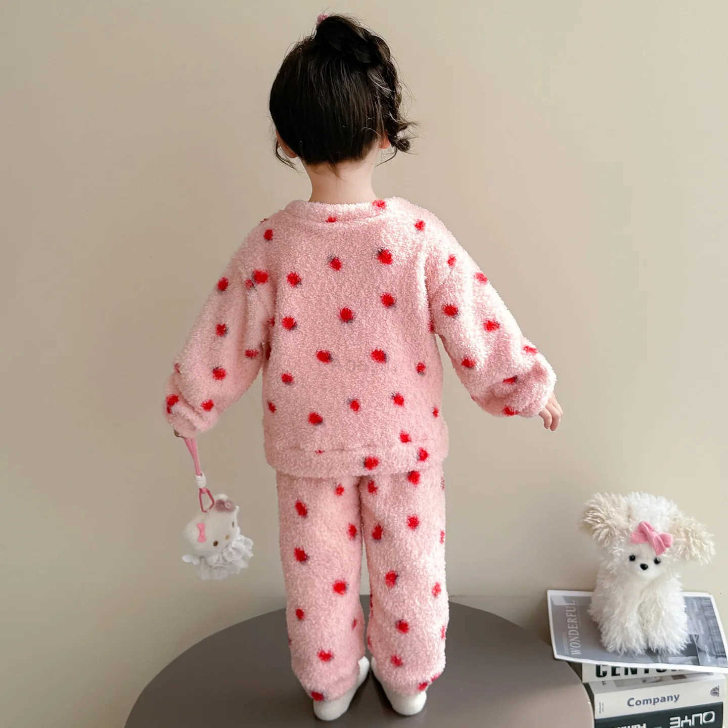 Sanrio Anime Hello Kitty Girls Autumn/Winter Cartoon Pajamas Babys fashionable and warm winter clothing Girls casual home suit set H251216