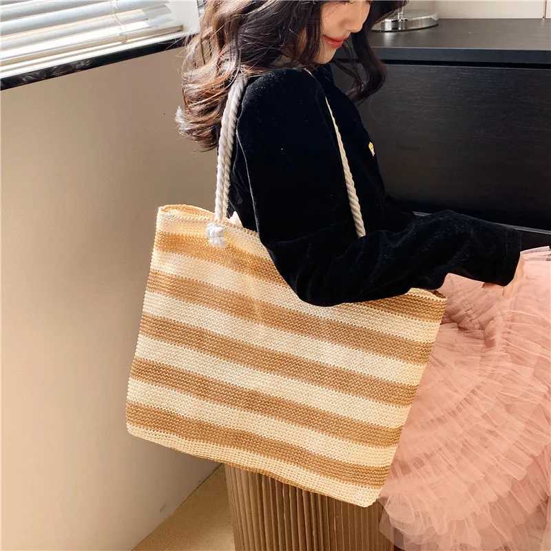 Women Straw Shoulder Bag Color Contrast Beach Handbag Large Capacity Simple Shoulder Bag Ladies Summer Daily Bag M251216