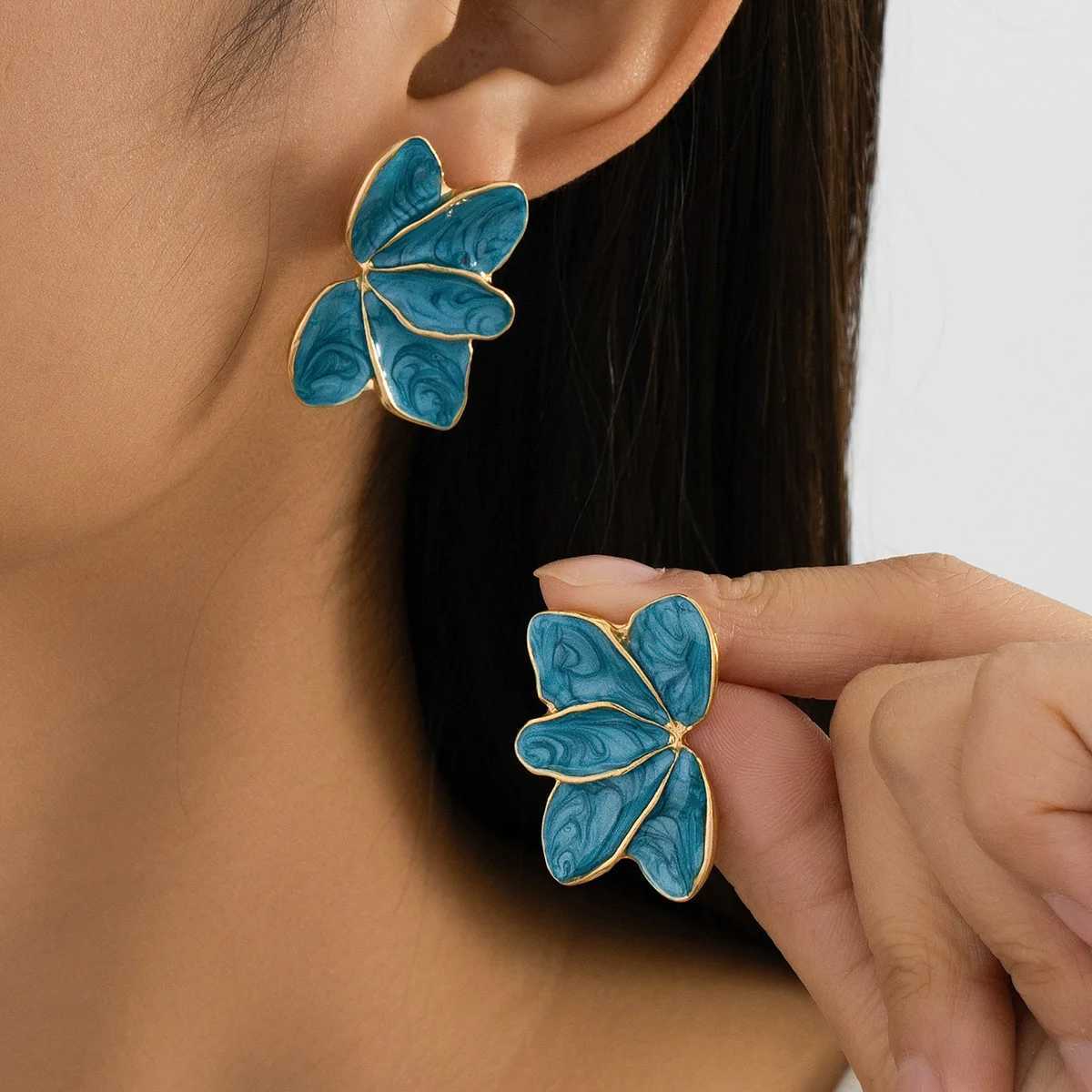 Metal Flower Red Enamel Petal Drop Earrings for Women Trendy Yellow Blue Green Drops Oil Flower Earrings Fashion Jewelry Gifts G251216