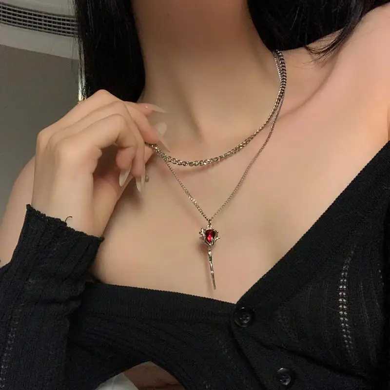 Romantic Gothic Rose Flower Clavicle Chain Necklace for Women Girls Fashion Punk Sweet Cool Adjustable Rope Choker Accessories M251216