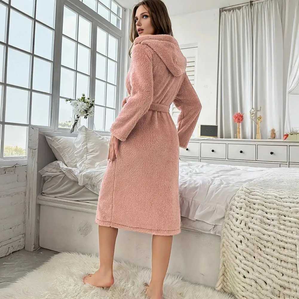 Warm Bathrobe Women Loose Fit Bathrobe Womens Plush Long Robe with Belt Fuzzy Soft Hooded Bathrobe Fluffy Thick Warm Sleepwear C251216