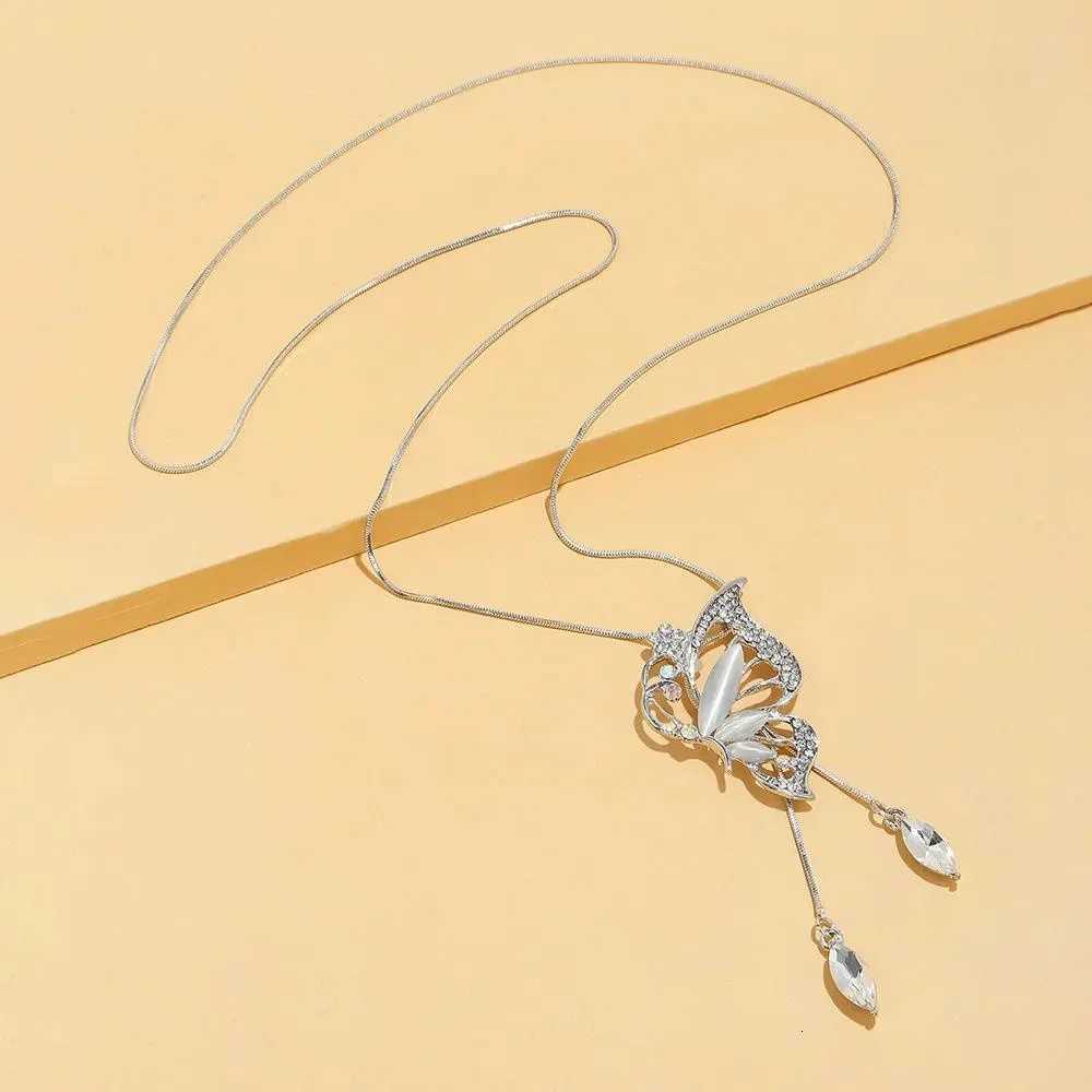 2024 New Fashion Opal Crystal Butterfly Wings Long Necklaces Pendants For Women Simple Trendy Jewelry Sweater Chain M251216
