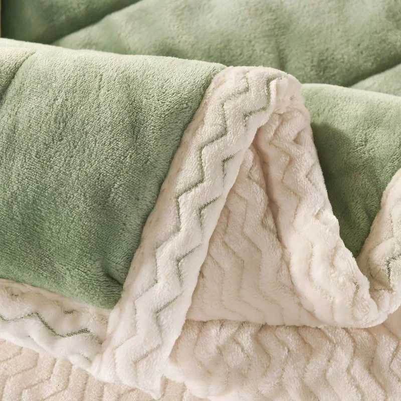 Milk Fleece Autumn Winter Warm Weighted Blankets for Beds European Thickened Beibei Velvet Throw Blanket Warmth Quilt Comforter H251216 - view 5