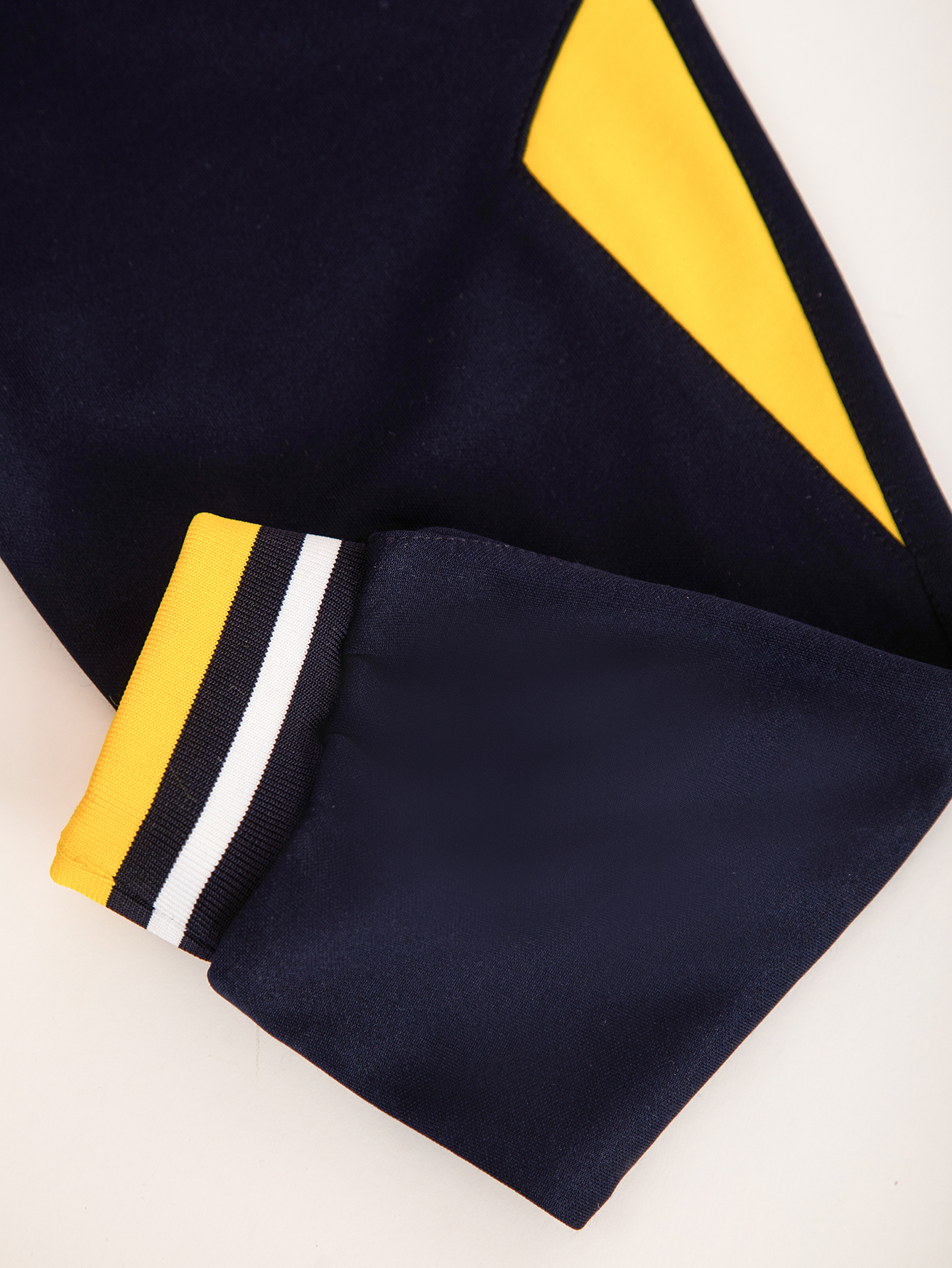 Activewear yellow and navy blue color combination sports outfit