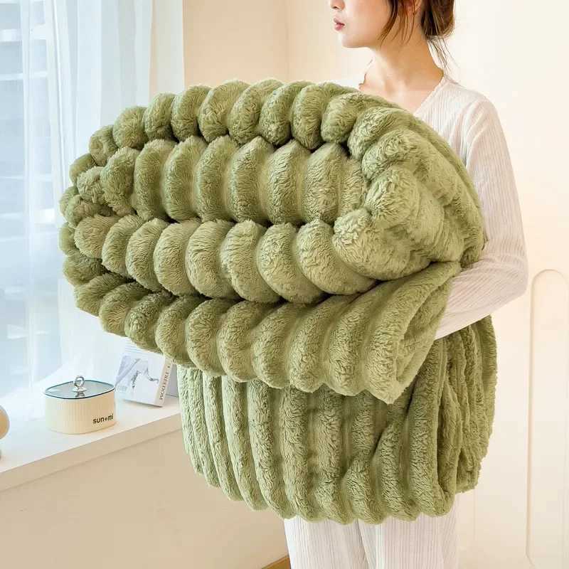 Light luxury Solid Color Multifunctional Rabbit Velvet Blanket Winter Thick Warm Flannel Used For Bedroom Living Room Blanket H251216 - view 3