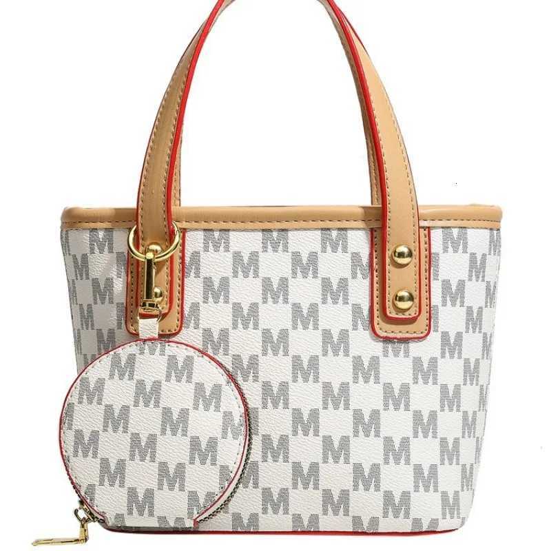 This checkerboard pattern fashionable and versatile hand-held crossbody vegetable basket small bag M251216