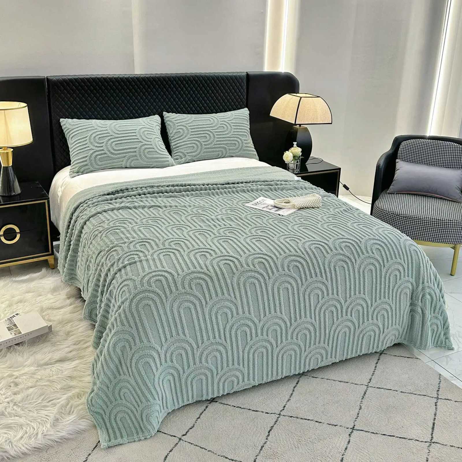 1pc Soft Flannel Blanket Skin-friendly Bedsheet Plain Color Sofa Towel Festive Gifts Travel Shawl Nap Blankets H251216 - view 4