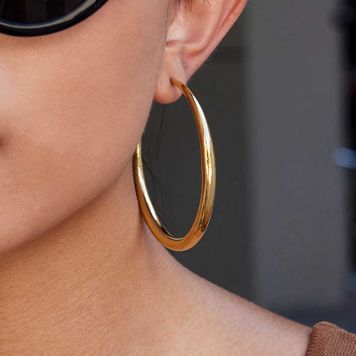 Classic Stainless Steel Big Hoop Earrings for Women Trendy Gold Color Large Hoop Earring Jewelry Accessories G251216