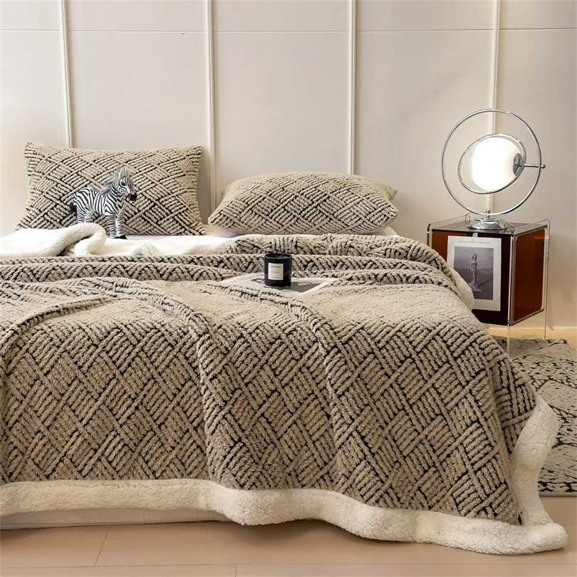 Luxury Double Layer Faux Fleece Fur Throw Blanket Soft Warm Gray Striped Office Sofa Blanket and Pillow Cases Fluffy Bed Blanket H251216 - view 5