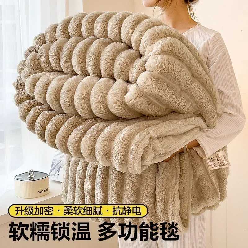 Solid Color Luxurious Faux Rabbit Fur Throw Blanket Soft Warm Winter Blanket with Heat Retention Blanket for Office Home Travel H251216 - view 4