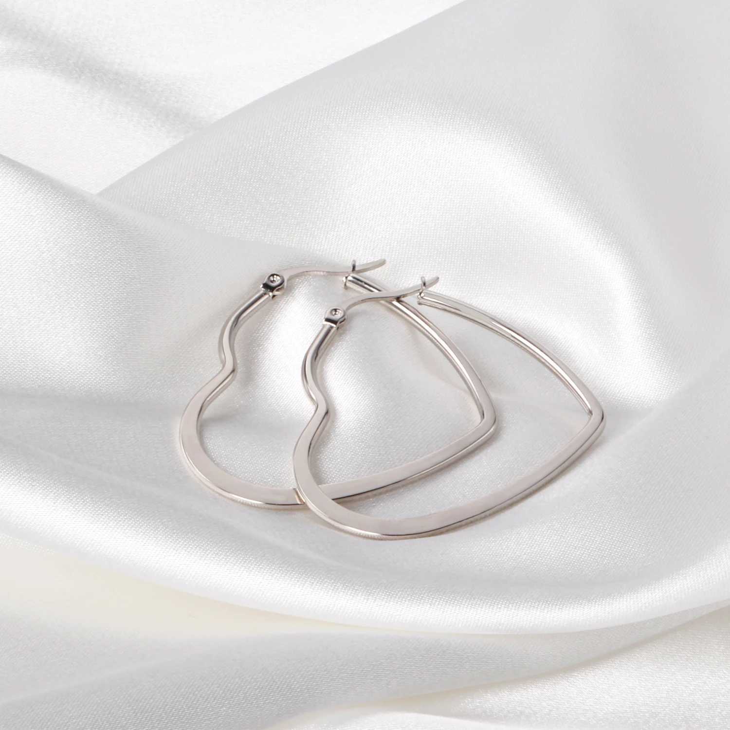 LUXUSTEEL New Big Heart Hoop Earrings Women Accessories Gold Color Size 25mm 35mm 45mm Earrings Fashion Jewelry Stainless Steel G251216