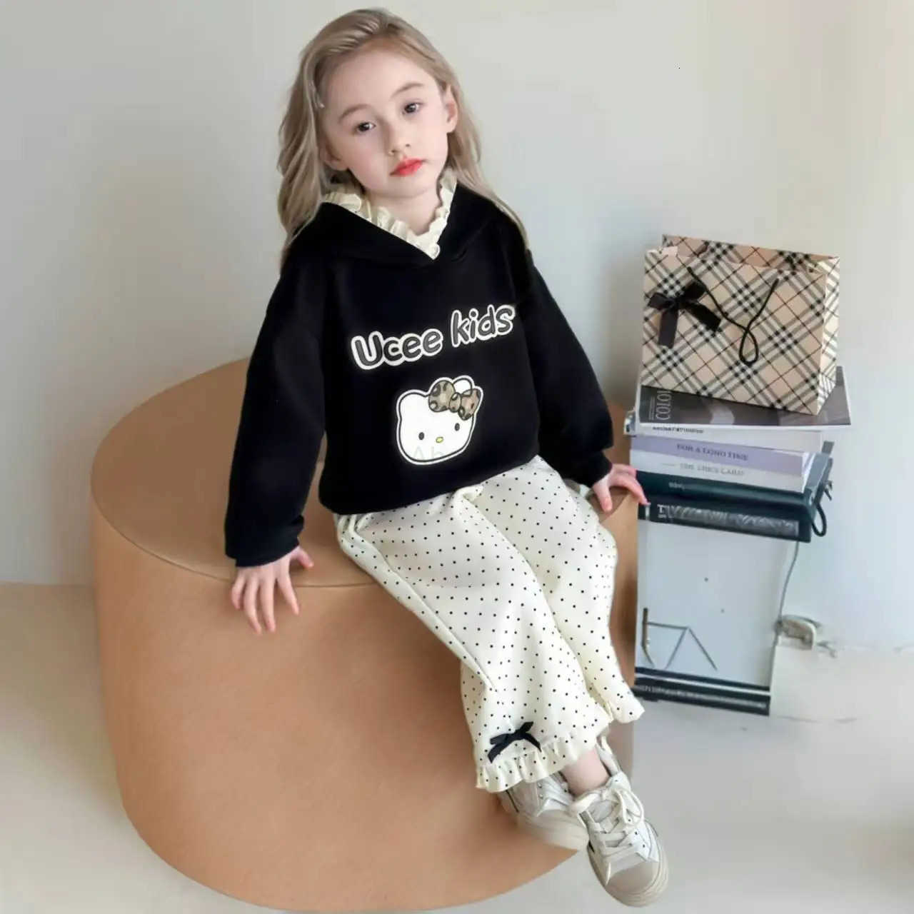 Sanrio Girl Clothes Set Autumn Kid Sweatshirts Pullover Hello Kitty TopPants 2pcs Suit Children Sweet Tracksuits Outfits Brand H251216
