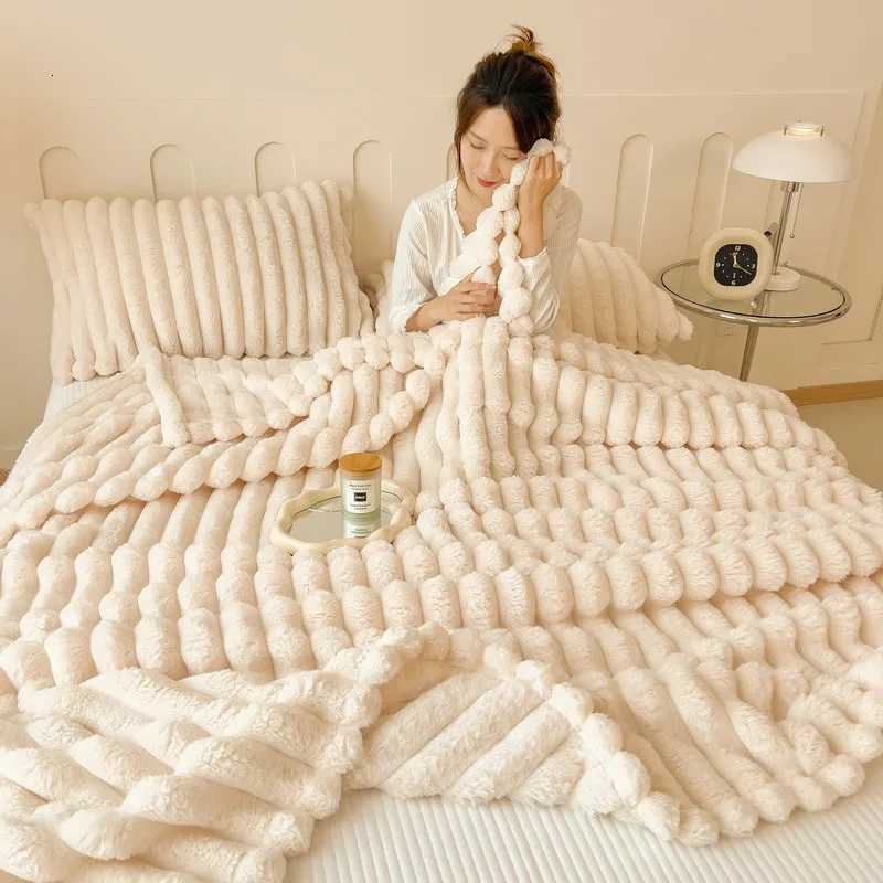 Faux Rabbit Velvet Solid Blanket Nordic Striped Nap Flannel Blankets for Office Multi-Functional Skin-Friendly Home Decoration H251216 - view 4