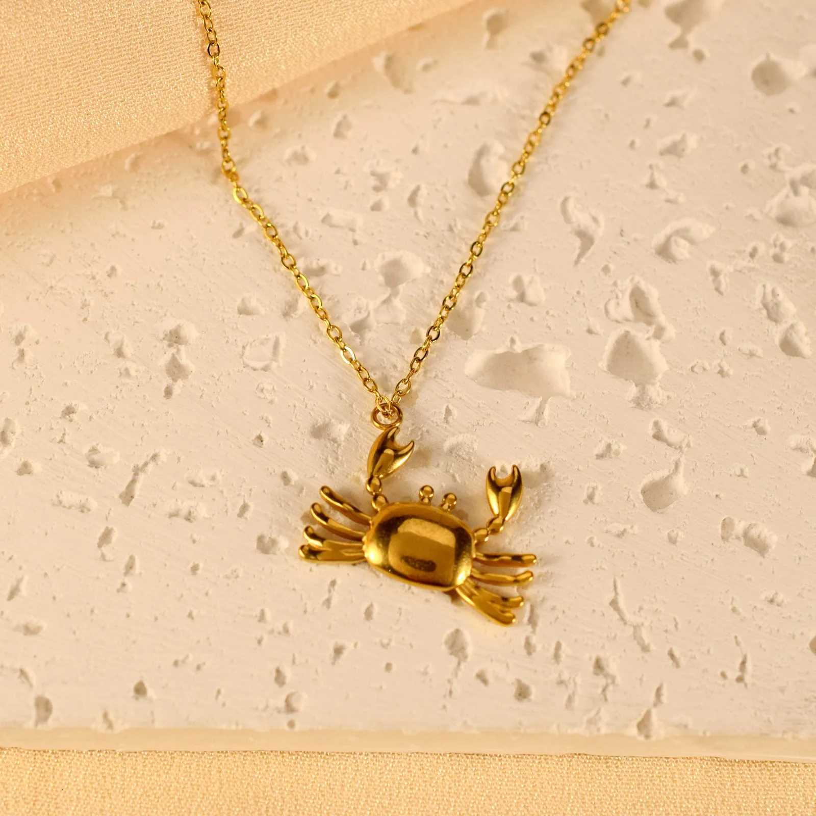 Hot Sale Personalized Small Crab Exquisite Pendant Stainless Steel Versatile Design Necklace M251216