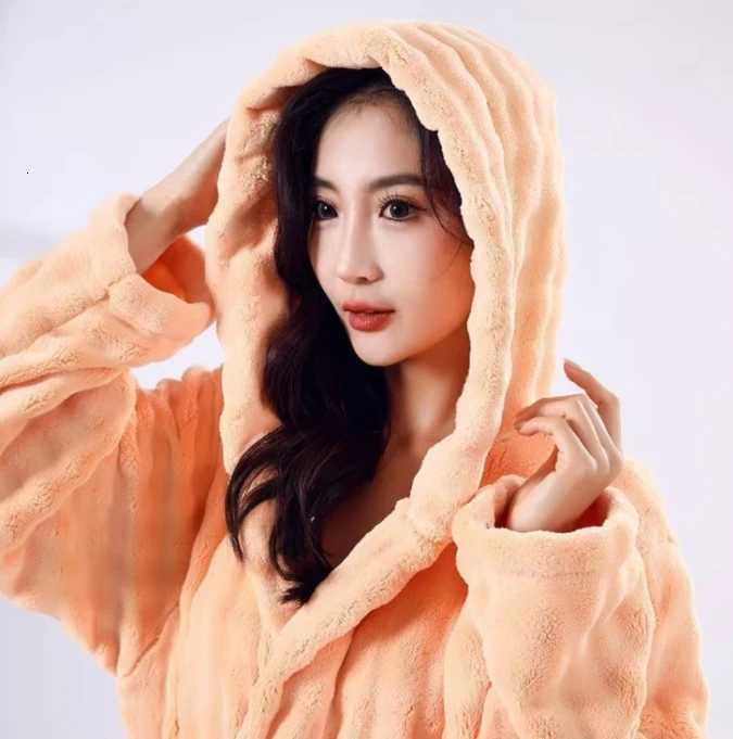 Autumn Winter New Female Robe Flannel Sleepwear Nightgown Home Clothes Loose Hooded Bathrobe Nightwear Coral Fleece Loungewear C251216