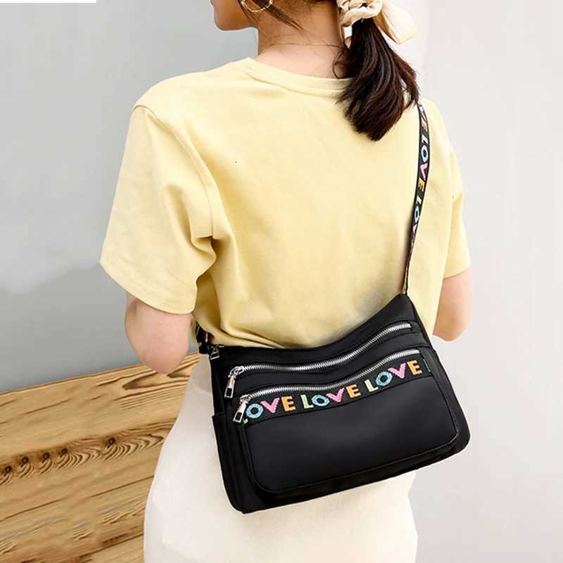 Womens Crossbody Bag Waterproof Nylon Oxford Shoulder Messenger Bags Casual Large Capacity Handbag Ladies Travel Shopping Tote M251216