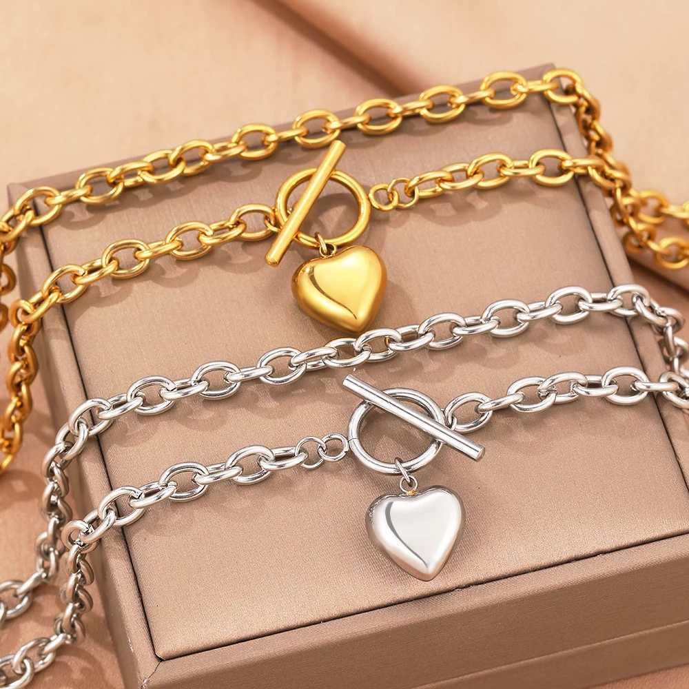 Stainless Steel Necklaces Vintage Elegant Heart Pendant Fashion Exquisite Light Luxury Necklace For Women Jewelry Banquet Gifts M251216