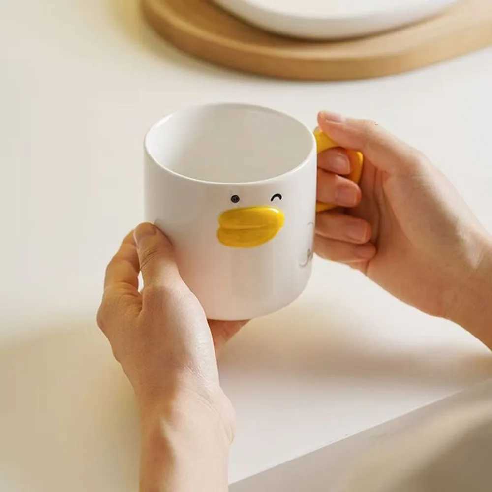 Weird Card Duck Mark Cup Big Mouth Ceramic Water Simple Cute Coffe Cups g with Spoon Christmas Gifts for Kid Drinkware H251215