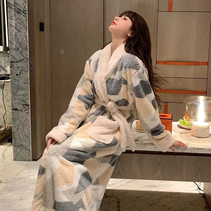 Winter New Kimono Robe Womens Coral Velvet Thickened Bathrobe Extra Long Female Flannel Dressing Gown Loose Home Clothes C251216