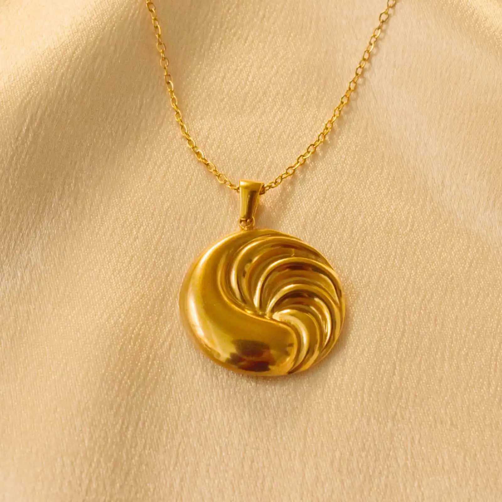 New Womens Round Vortex Thread Trend Pendant Design Personalized Necklace M251216