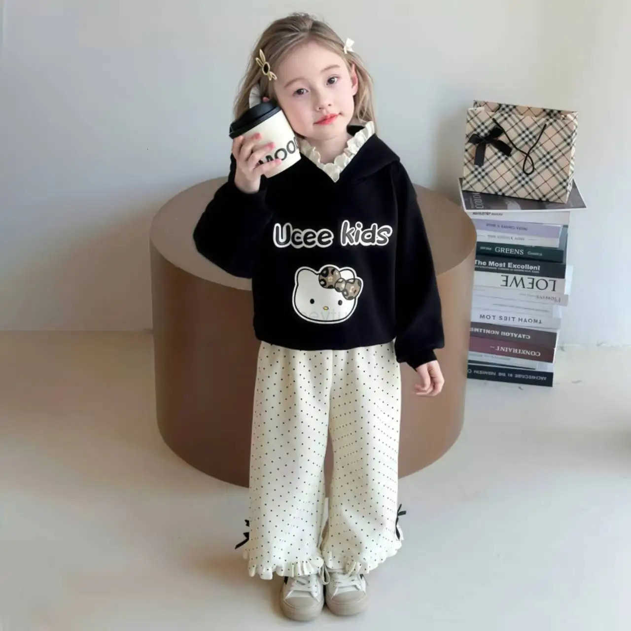 Sanrio Girl Clothes Set Autumn Kid Sweatshirts Pullover Hello Kitty TopPants 2pcs Suit Children Sweet Tracksuits Outfits Brand H251216