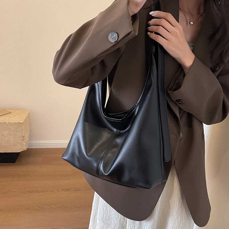 Women Hobo Bag Simple PU Leather Solid Shoulder Bag Fashion Large Capacity Tote Handbag Slouchy Underarm Bag M251216
