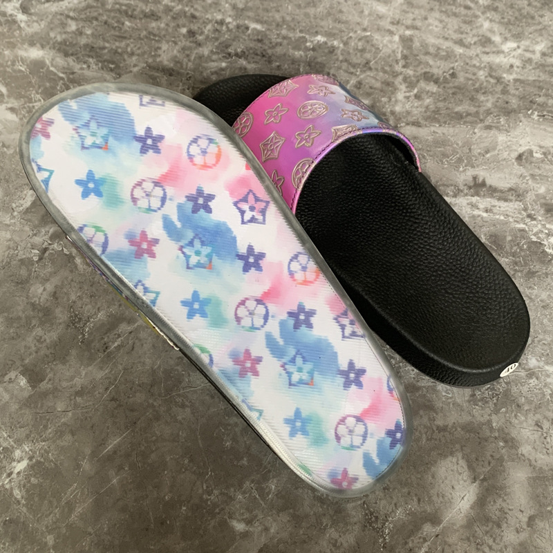 Stylish Trendy Men's Colorful Embossed Slippers 2026 Summer Designer New Collection Versatile Indoor Outdoor Beach Casual Slides Free Shipping La